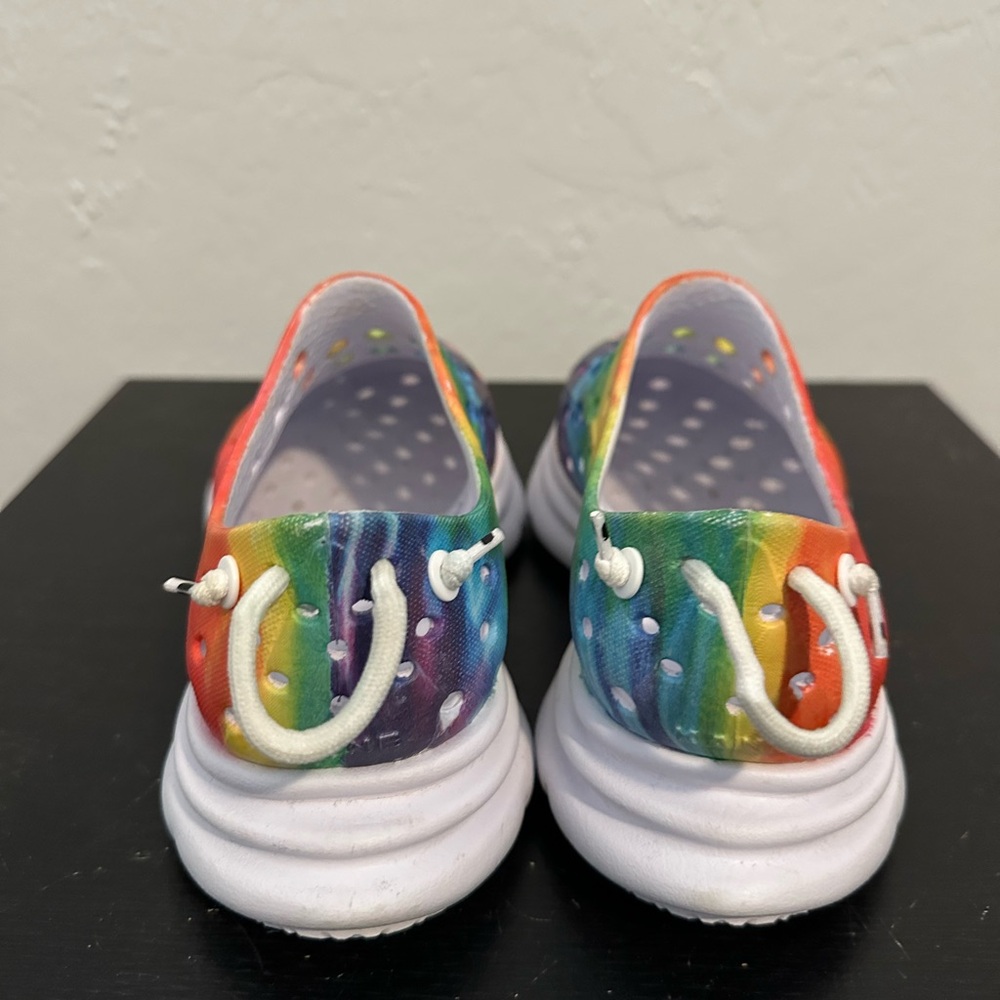 Vibrant Tie-Dye Women's Sandals - Picture 4 of 8